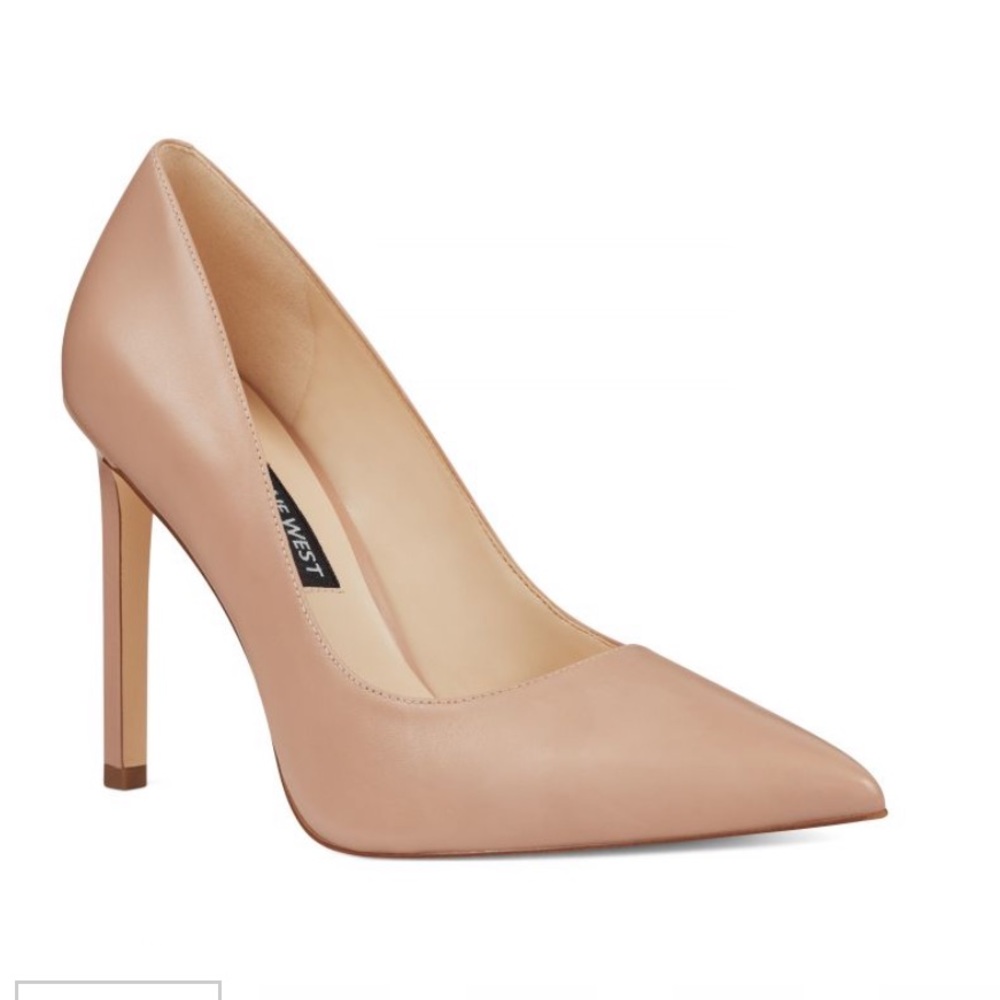 NEW TATIANA POINTY TOE PUMPS - BARELY NUDE 6W